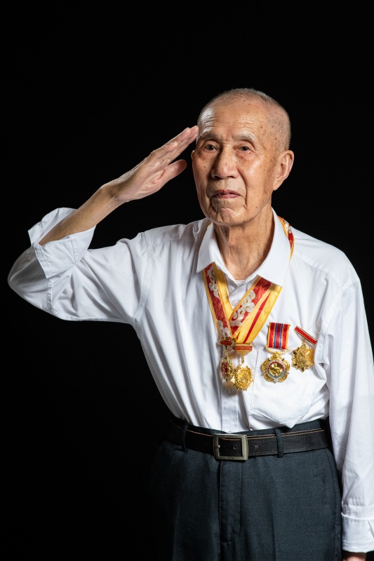 致敬抗战老战士——万绪芬
