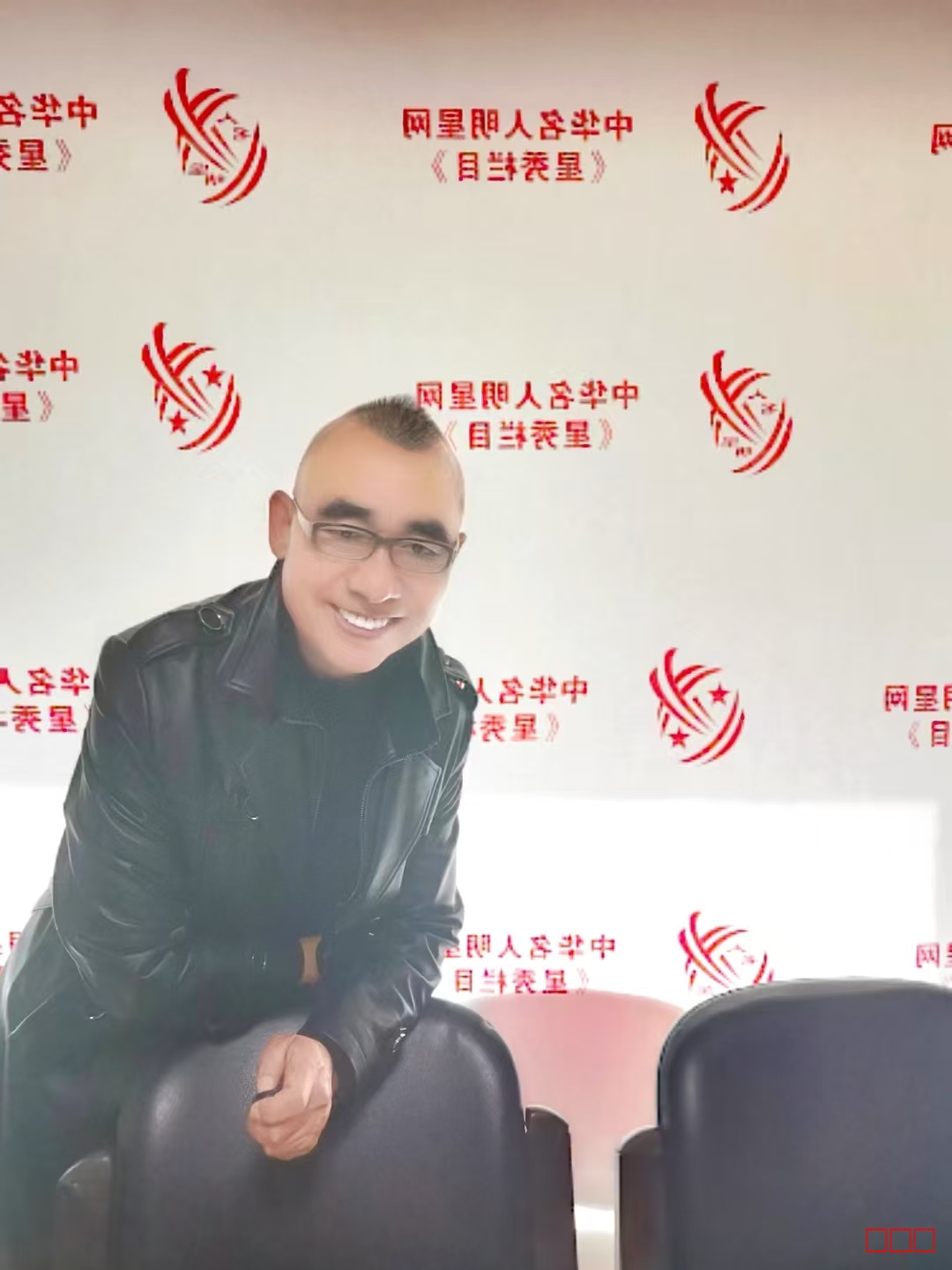 南下支队之歌第十二首-南下支队《踏着梦想去追求》：词曲郝文武